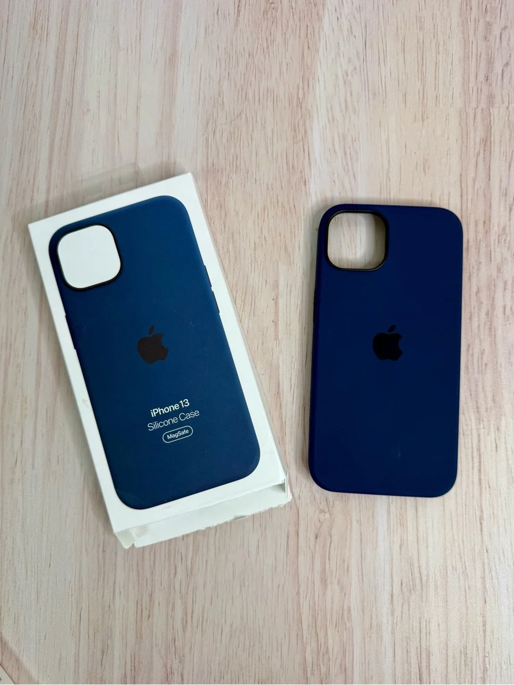 Apple iPhone 13 Silicone Case - Navy Blue
